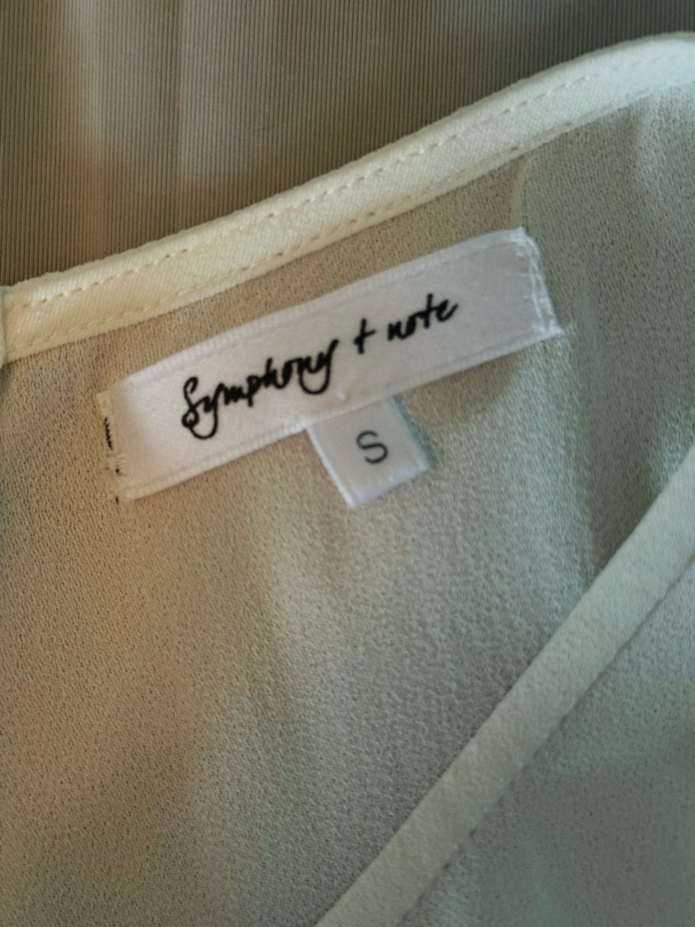 Symphony + Note Cream Top - Picture 4 of 5